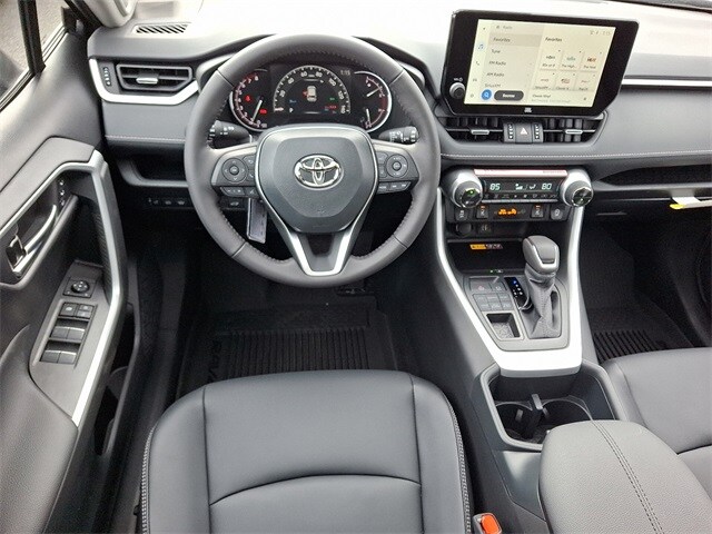 Thumbnail: 2025 Toyota RAV4 - 9