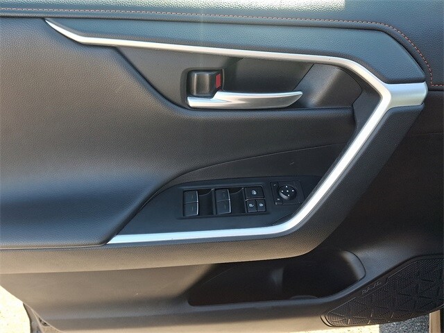 Thumbnail: 2023 Toyota RAV4 - 12