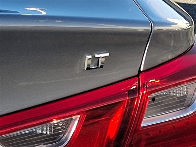 Thumbnail: 2023 Chevrolet Malibu - 32