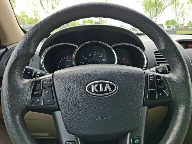 Thumbnail: 2012 Kia Sorento - 18