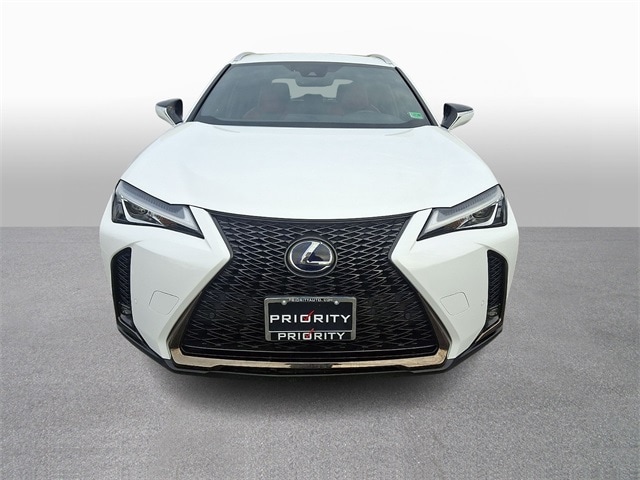 Thumbnail: 2021 Lexus UX - 2