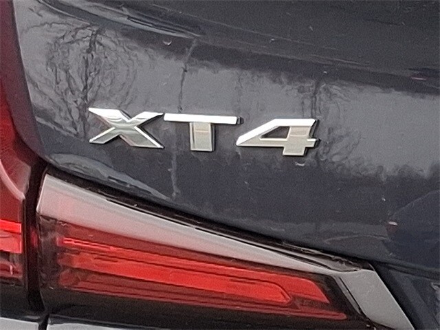 Thumbnail: 2024 Cadillac XT4 - 32