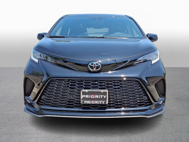 Thumbnail: 2026 Toyota Sienna - 2