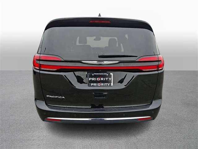 Thumbnail: 2025 Chrysler Pacifica - 5
