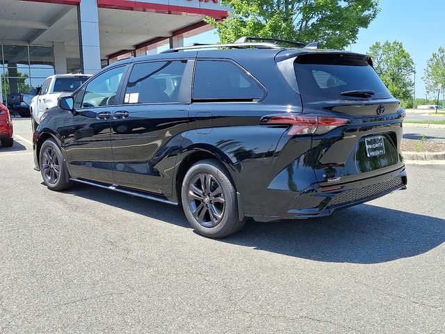 Thumbnail: 2026 Toyota Sienna - 6