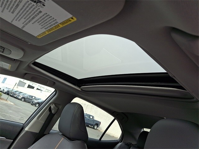 Thumbnail: 2020 Toyota Camry - 14