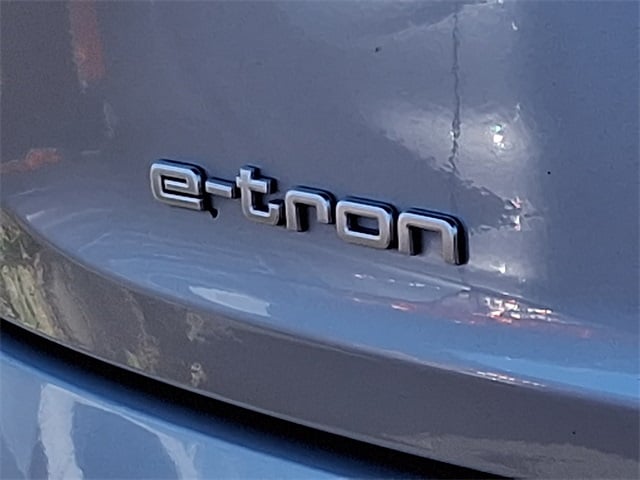 Thumbnail: 2022 Audi e-tron - 35