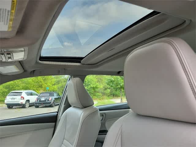 Thumbnail: 2015 Toyota Camry - 12