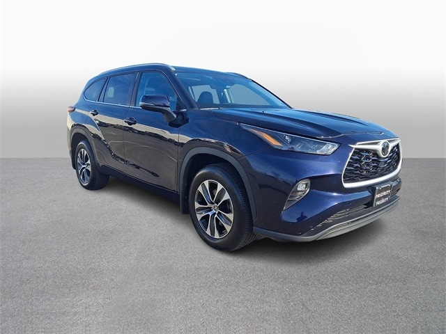 Thumbnail: 2024 Toyota Highlander - 3