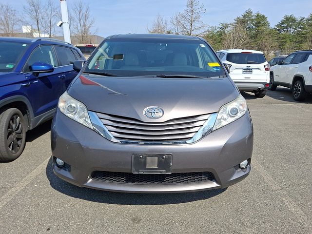 Thumbnail: 2015 Toyota Sienna - 3