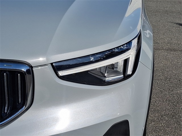 Thumbnail: 2024 Volvo XC40 - 9