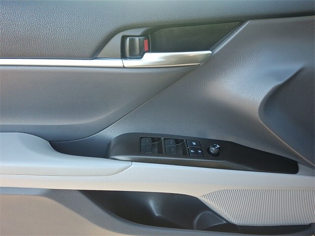 Thumbnail: 2022 Toyota Camry - 12