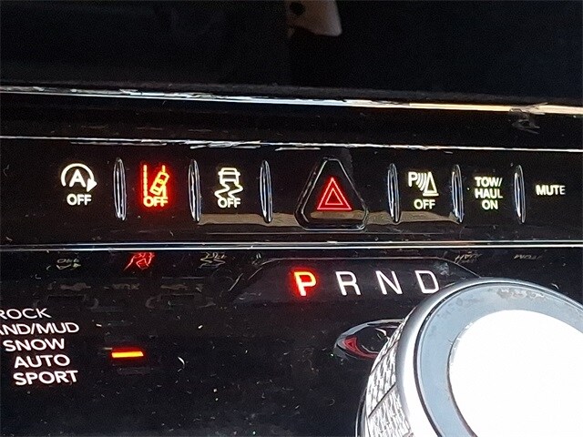 Thumbnail: 2024 Jeep Wagoneer - 26