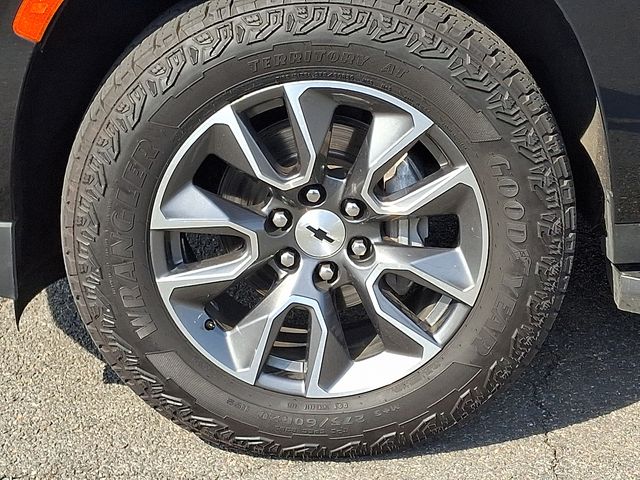 Thumbnail: 2023 Chevrolet Suburban - 8