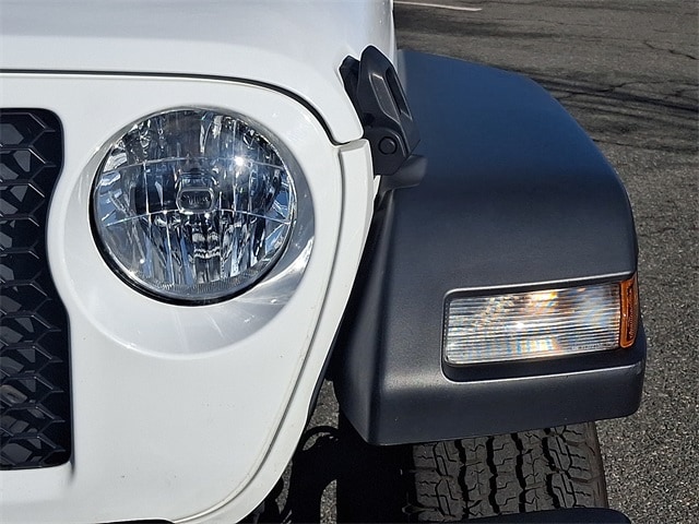 Thumbnail: 2023 Jeep Gladiator - 8