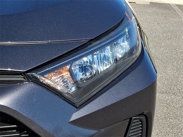 Thumbnail: 2019 Toyota RAV4 - 9