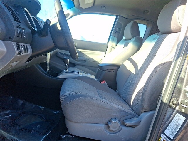 Thumbnail: 2015 Toyota Tacoma - 12