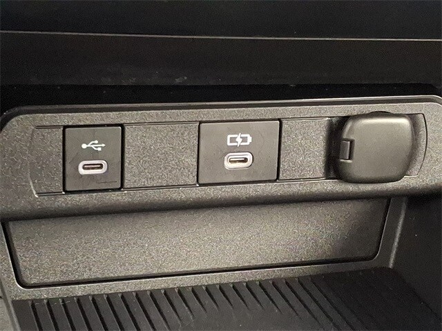 Thumbnail: 2024 Toyota Prius - 25