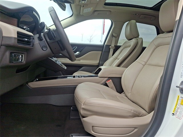 Thumbnail: 2022 Lincoln Corsair - 13