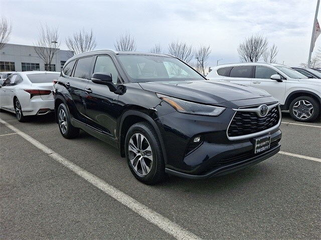 Thumbnail: 2022 Toyota Highlander - 6