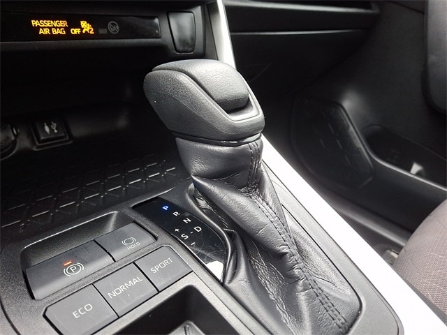 Thumbnail: 2019 Toyota RAV4 - 15