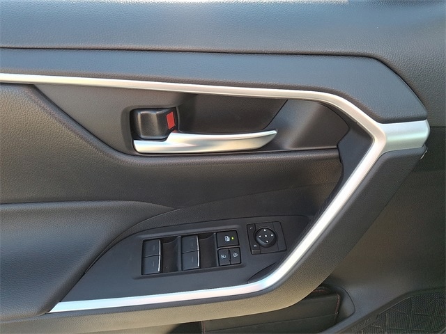 Thumbnail: 2025 Toyota RAV4 - 12