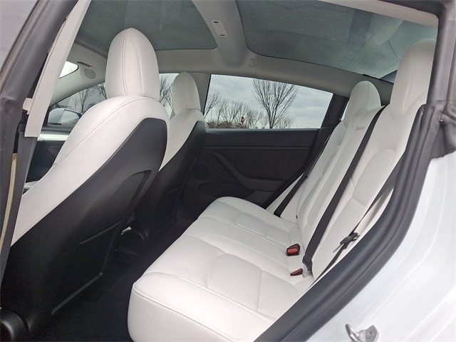 Thumbnail: 2022 Tesla Model 3 - 10