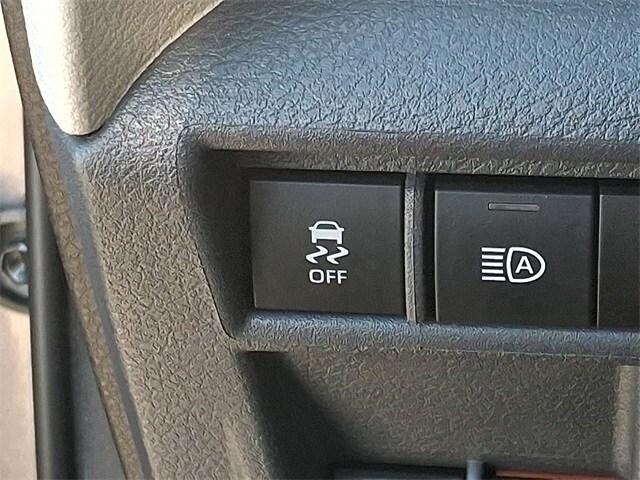 Thumbnail: 2021 Toyota Sienna - 27