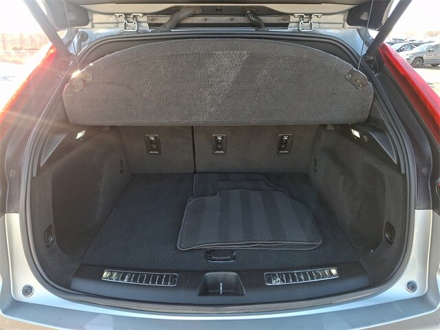 Thumbnail: 2024 Cadillac XT4 - 28