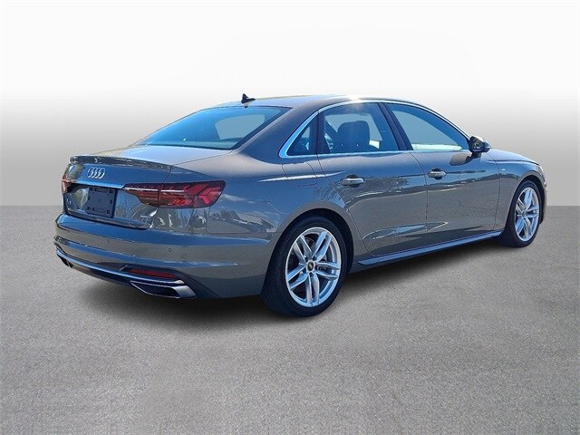 2024 Audi A4 45 S line Premium Plus photo 4