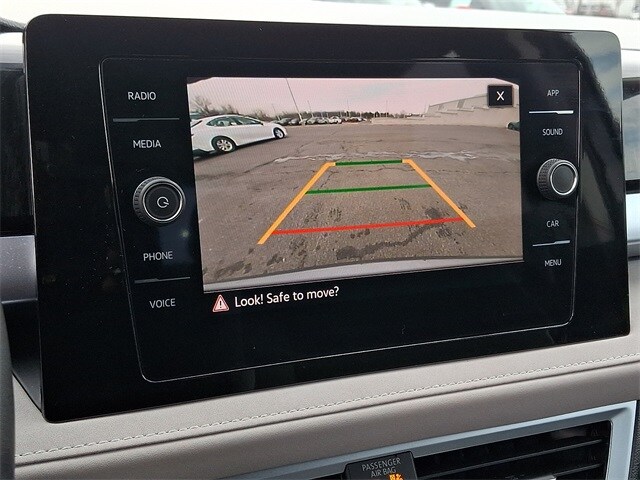 Thumbnail: 2025 Volkswagen Taos - 17