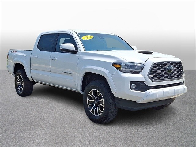 Thumbnail: 2023 Toyota Tacoma - 3