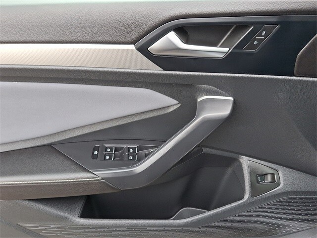 Thumbnail: 2025 Volkswagen Jetta - 12