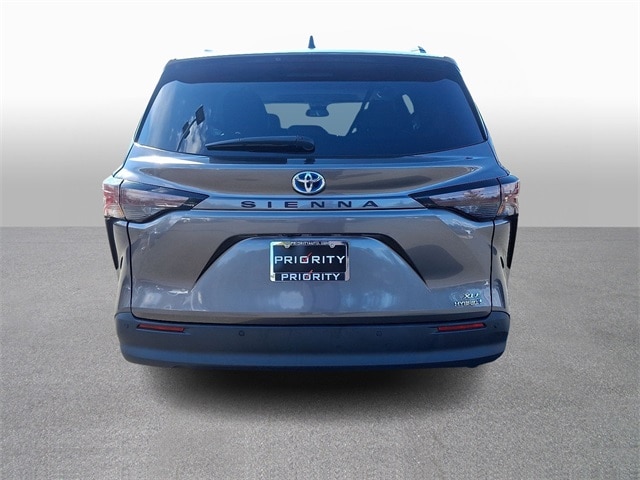 Thumbnail: 2023 Toyota Sienna - 5