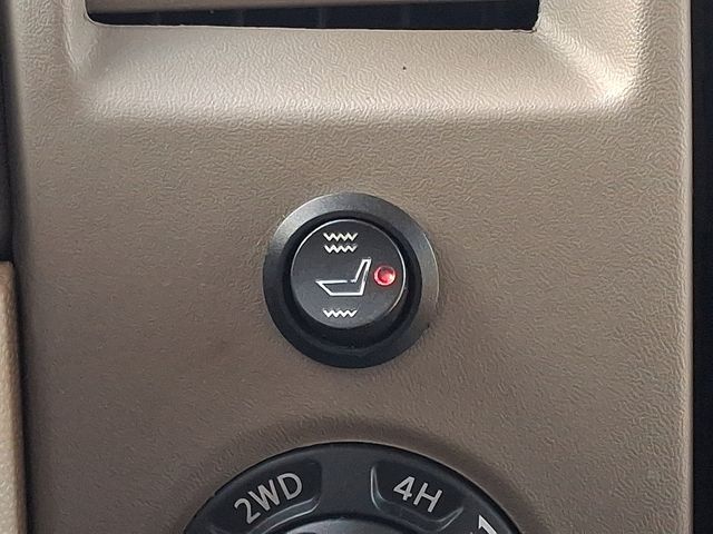 Thumbnail: 2015 Nissan Titan - 25