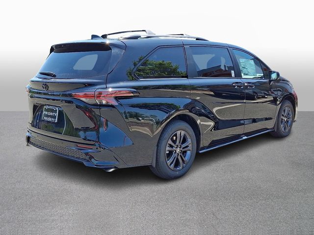 Thumbnail: 2026 Toyota Sienna - 4
