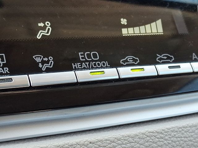 Thumbnail: 2024 Toyota Corolla - 25