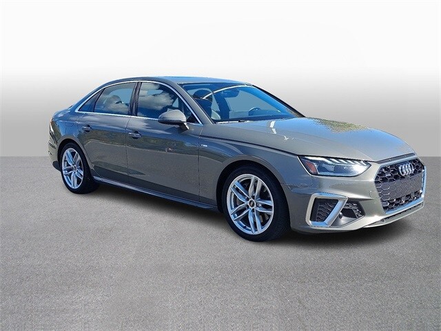 2024 Audi A4 45 S line Premium Plus photo 3