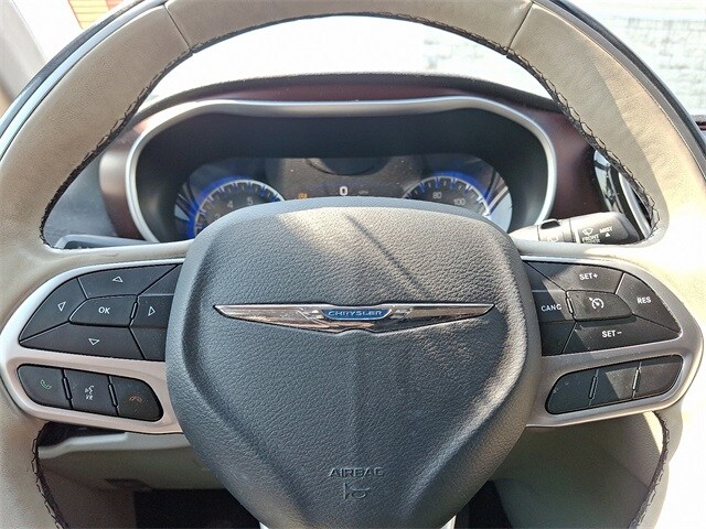 Thumbnail: 2017 Chrysler Pacifica - 21