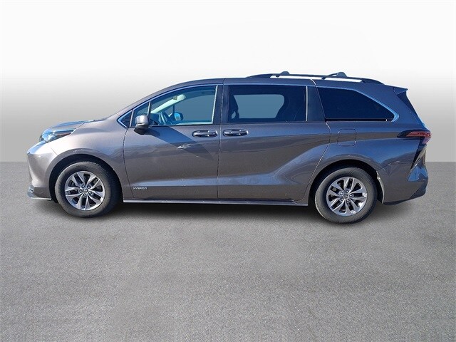 Thumbnail: 2021 Toyota Sienna - 7