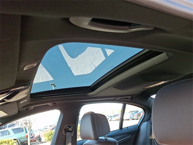 Thumbnail: 2023 BMW 5 Series - 14