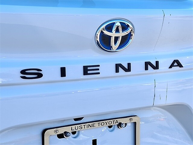 Thumbnail: 2022 Toyota Sienna - 30