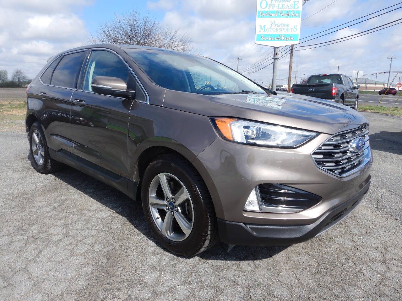 2019 Ford Edge SEL photo 4