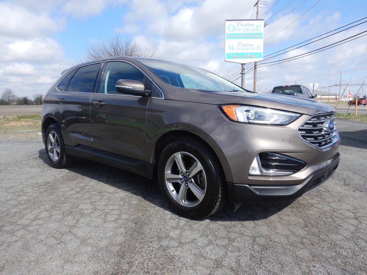 2019 Ford Edge SEL photo 3