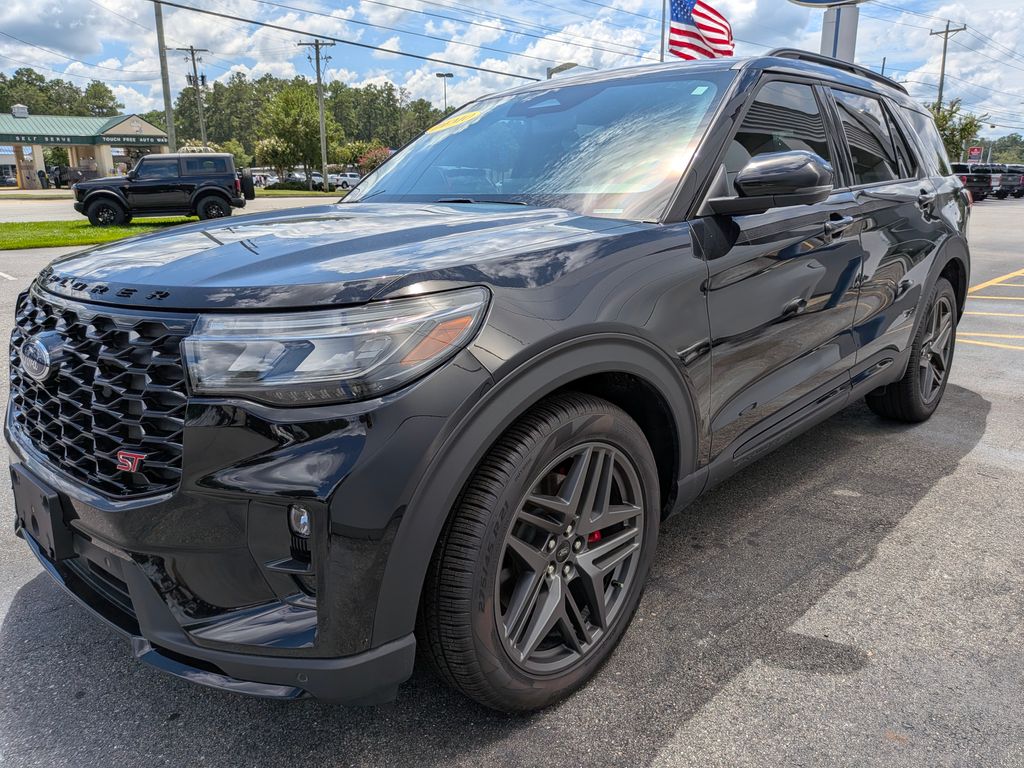 2026 Ford Explorer ST - Photo 6