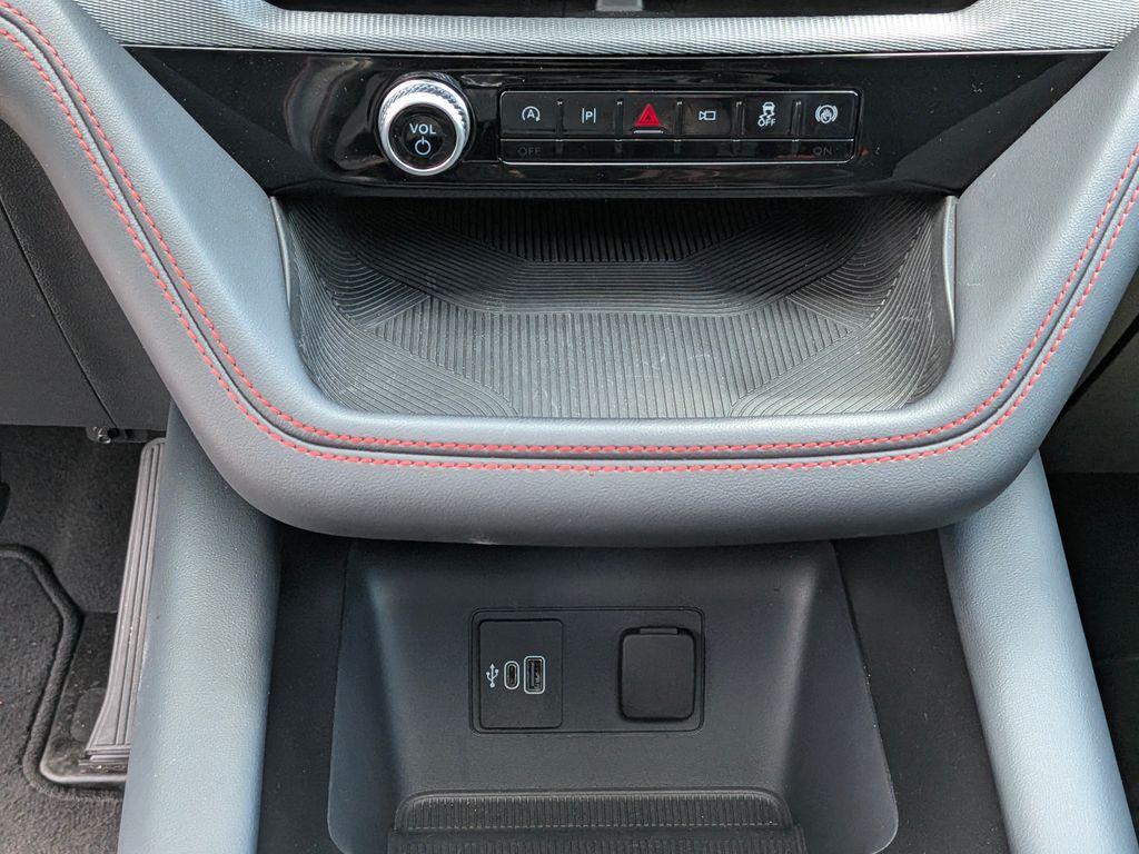 2026 Ford Explorer ST - Photo 15