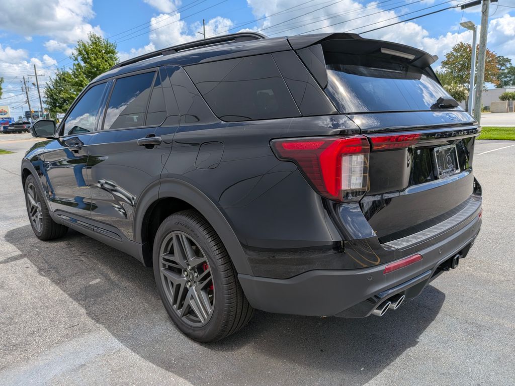 2026 Ford Explorer ST - Photo 10