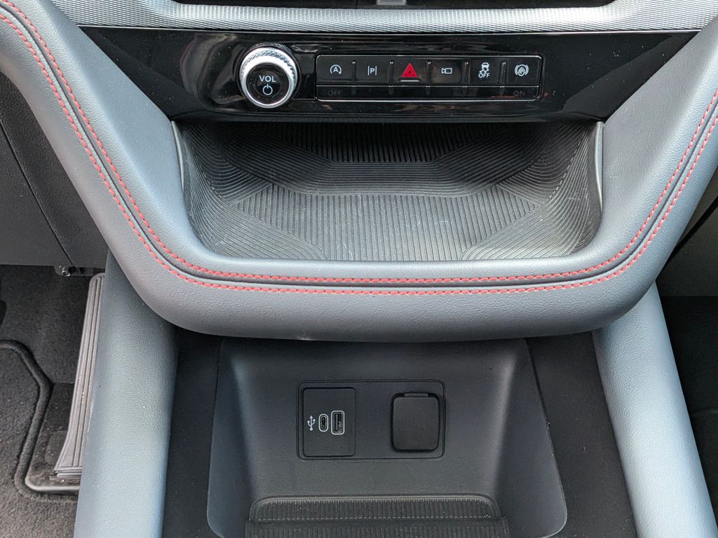 2026 Ford Explorer ST - Photo 14