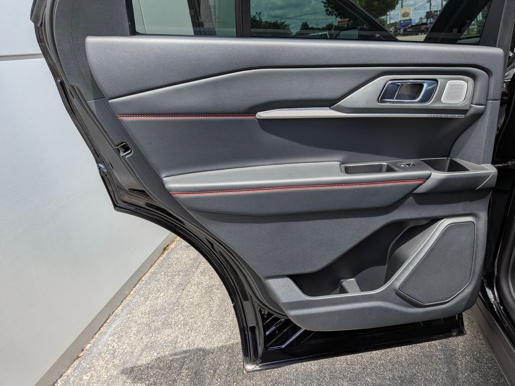 2026 Ford Explorer ST - Photo 36