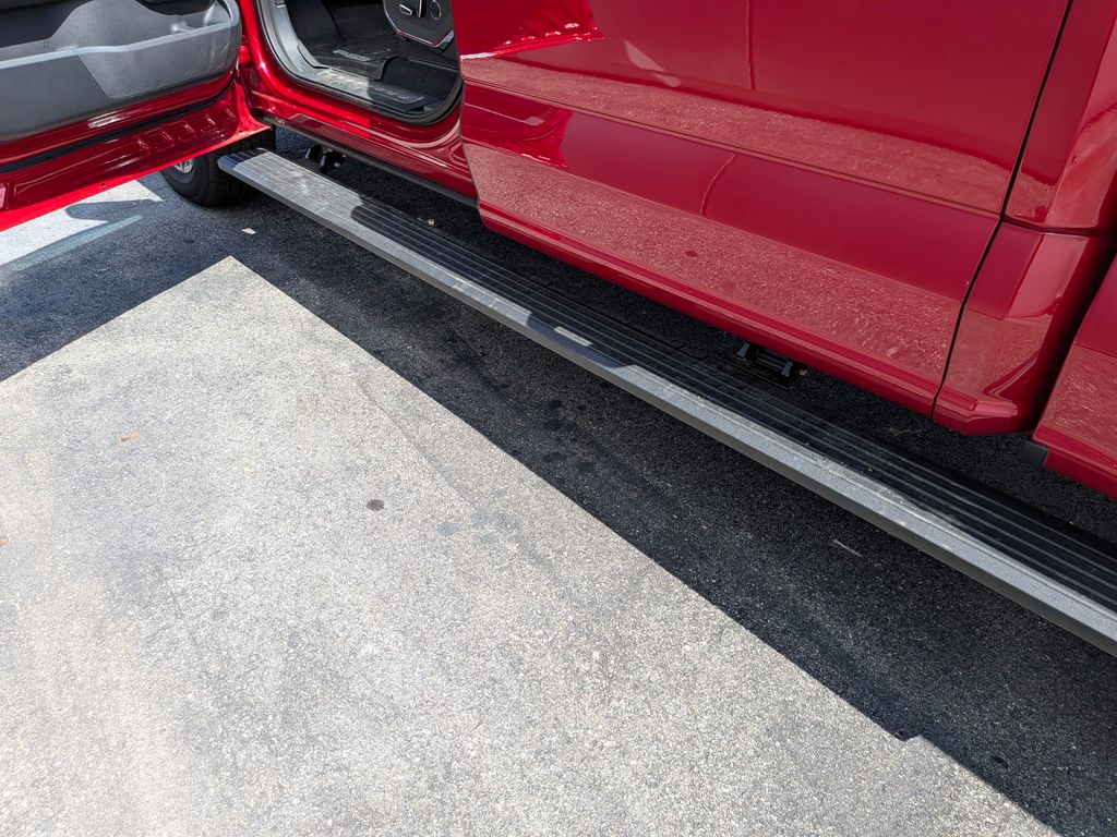 2025 Ford F-150 Platinum - Photo 13